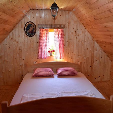 Apartament Ivona - Kuca Za Odmor Perusic - Stara Lika Zewnętrze zdjęcie