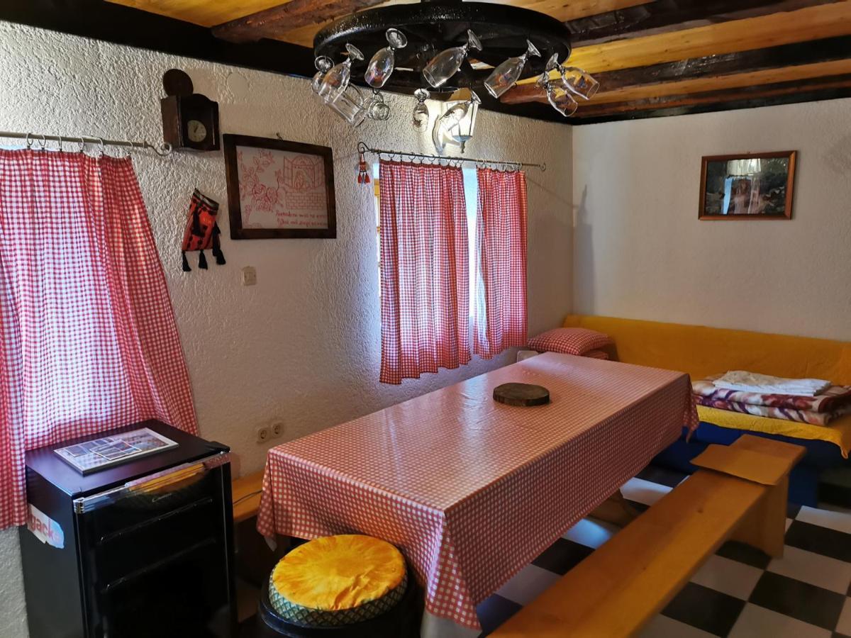 Apartament Ivona - Kuca Za Odmor Perusic - Stara Lika Zewnętrze zdjęcie