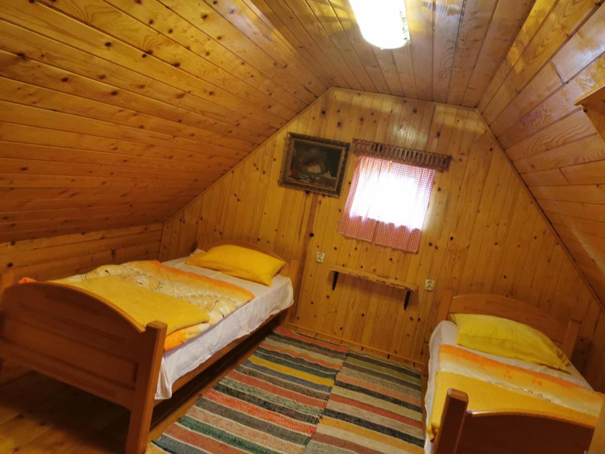 Apartament Ivona - Kuca Za Odmor Perusic - Stara Lika Zewnętrze zdjęcie