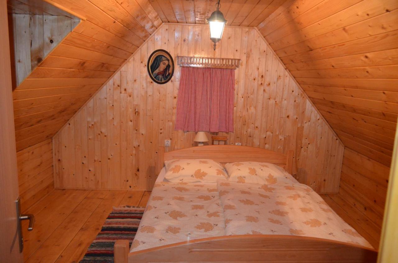 Apartament Ivona - Kuca Za Odmor Perusic - Stara Lika Zewnętrze zdjęcie