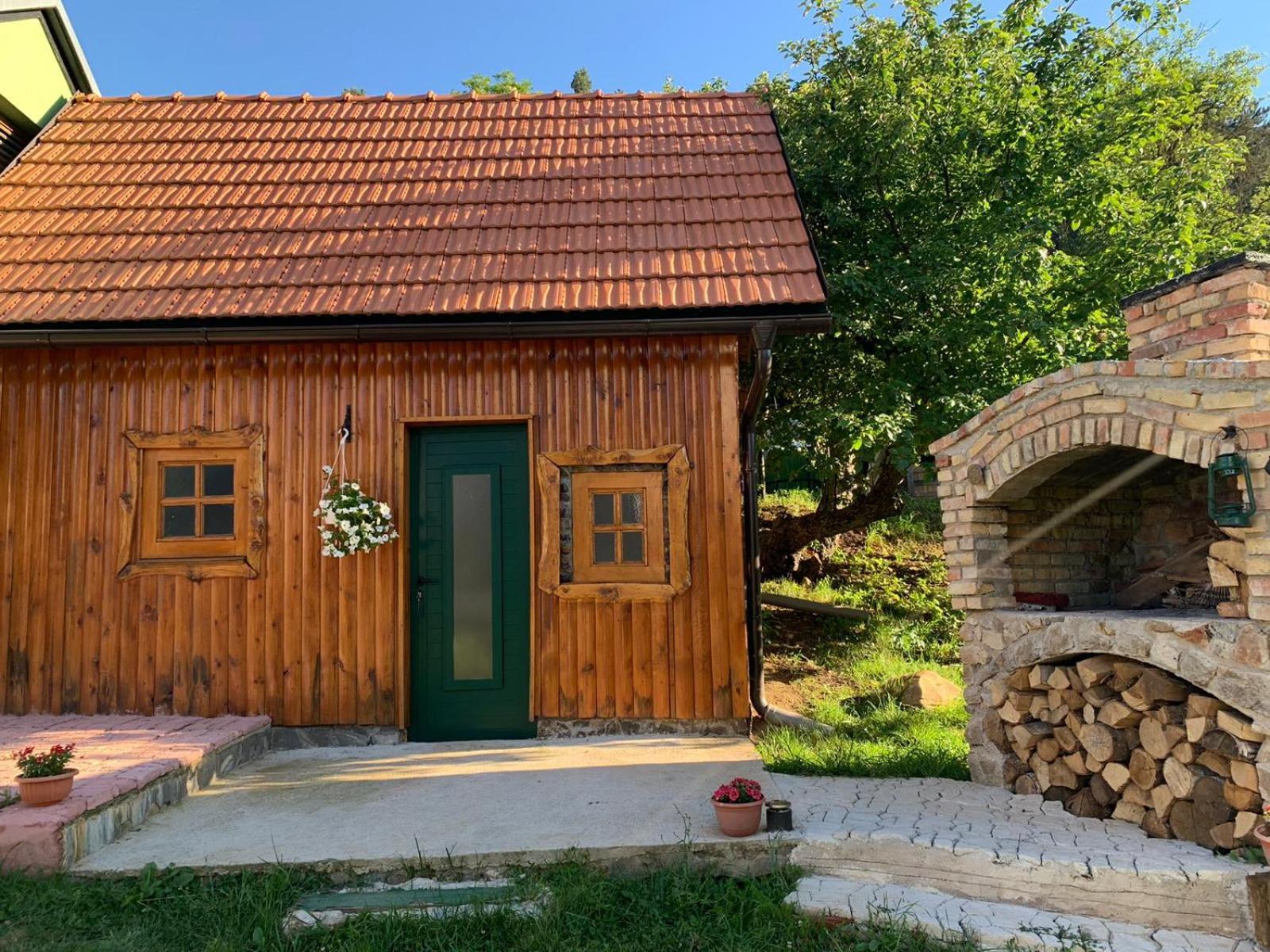 Apartament Ivona - Kuca Za Odmor Perusic - Stara Lika Zewnętrze zdjęcie